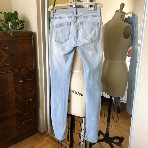 ❄️ Blank NYC Light Blue Wash Denim Skinny Jeans - Picture 2 of 9